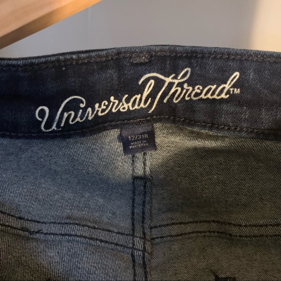 Universal Thread Jeans ⭐️ - Picture 3 of 5
